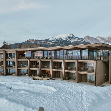 ホテル Cendevaves Alpine Silence Santa Cristina Val Gardena エクステリア 写真