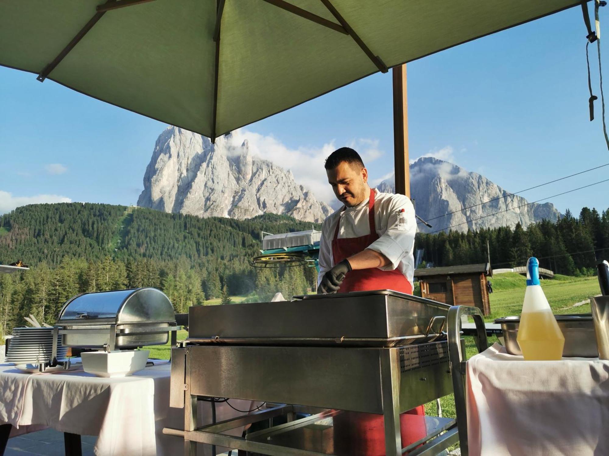 ホテル Cendevaves Alpine Silence Santa Cristina Val Gardena エクステリア 写真