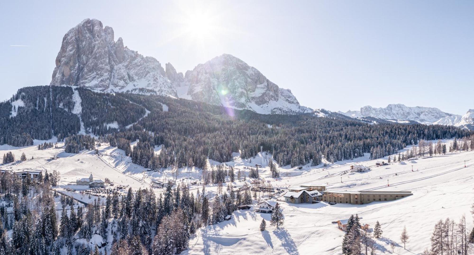 ホテル Cendevaves Alpine Silence Santa Cristina Val Gardena エクステリア 写真
