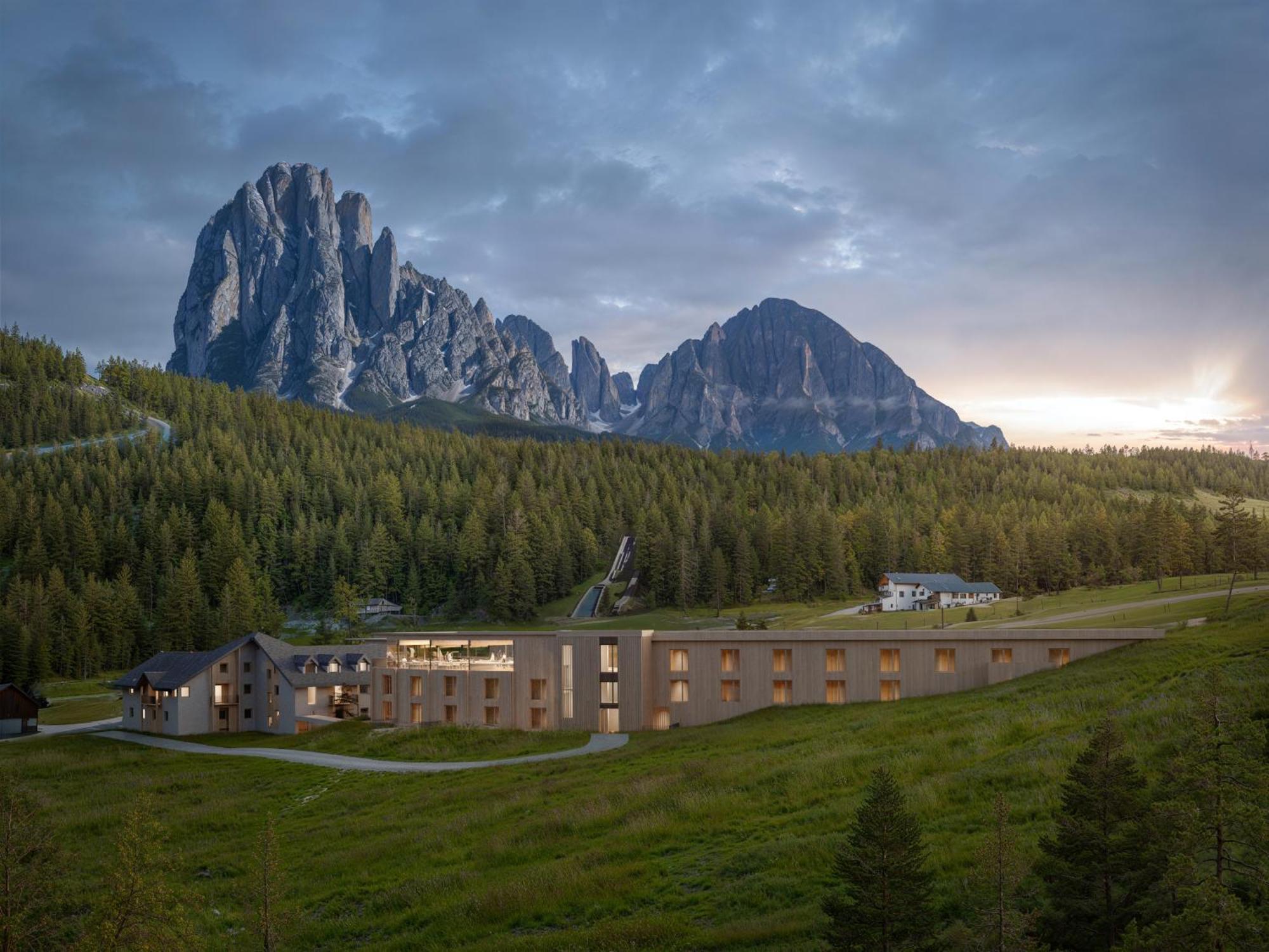 ホテル Cendevaves Alpine Silence Santa Cristina Val Gardena エクステリア 写真