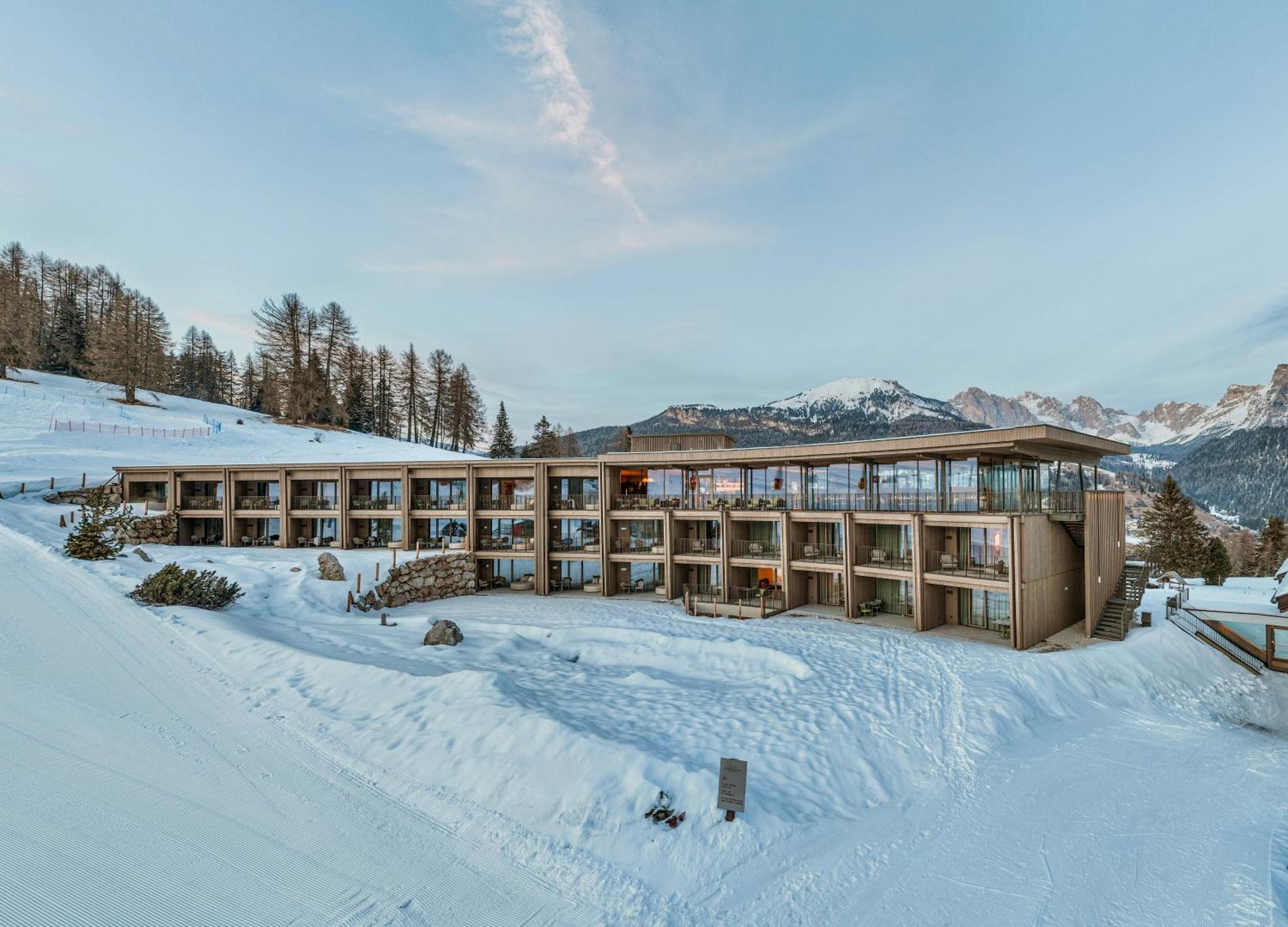ホテル Cendevaves Alpine Silence Santa Cristina Val Gardena エクステリア 写真