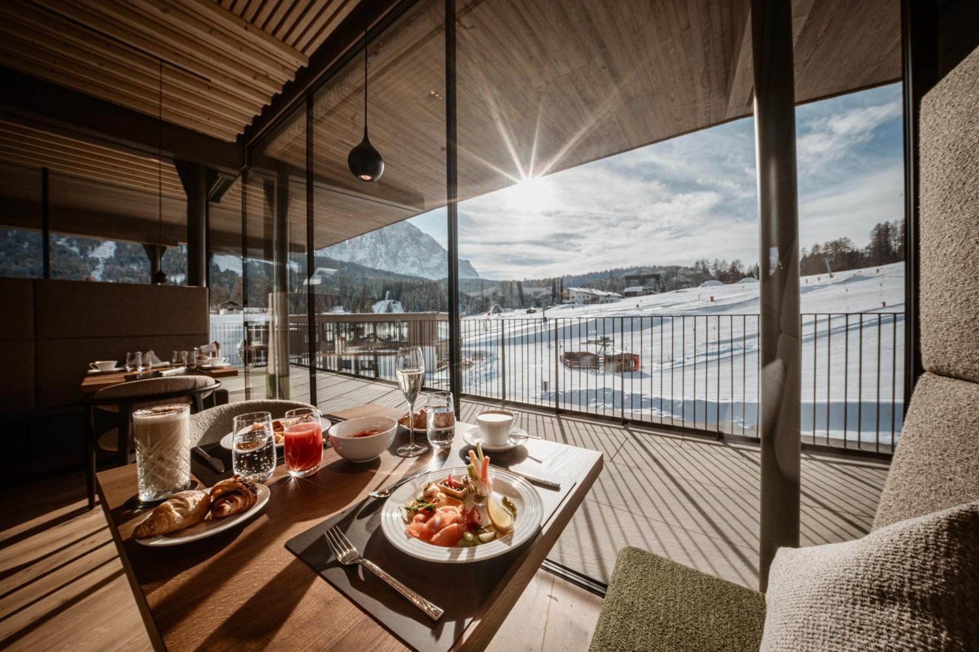 ホテル Cendevaves Alpine Silence Santa Cristina Val Gardena エクステリア 写真