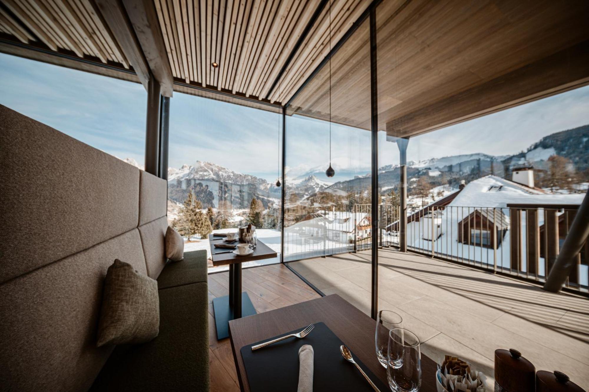 ホテル Cendevaves Alpine Silence Santa Cristina Val Gardena エクステリア 写真