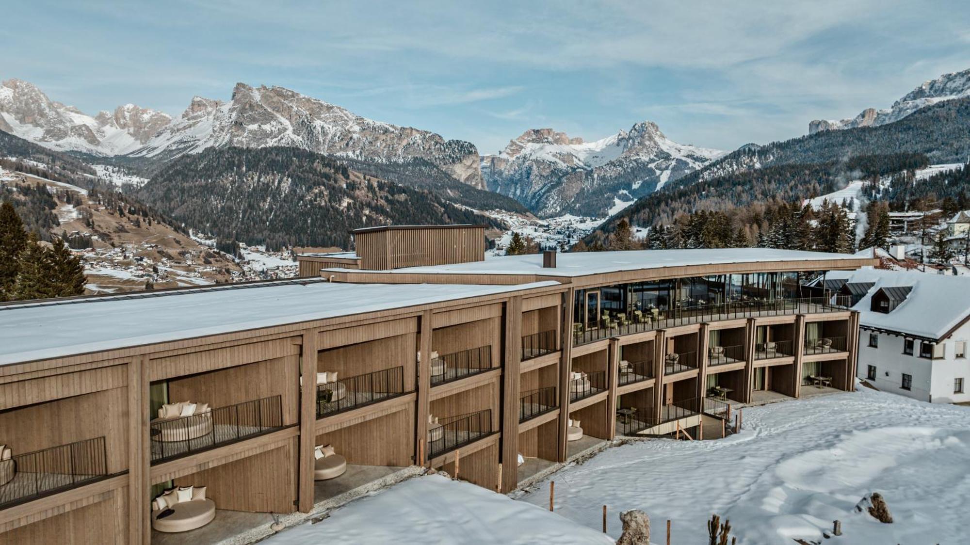 ホテル Cendevaves Alpine Silence Santa Cristina Val Gardena エクステリア 写真