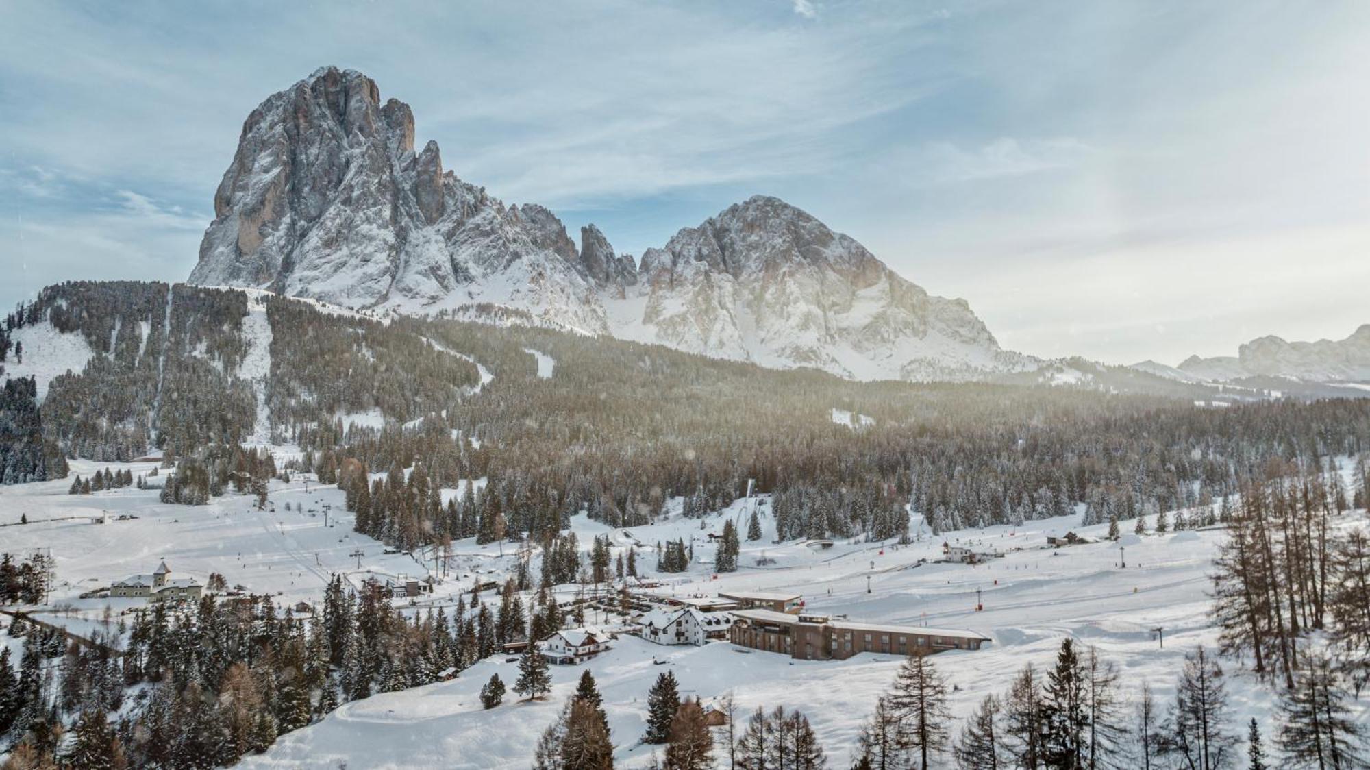 ホテル Cendevaves Alpine Silence Santa Cristina Val Gardena エクステリア 写真
