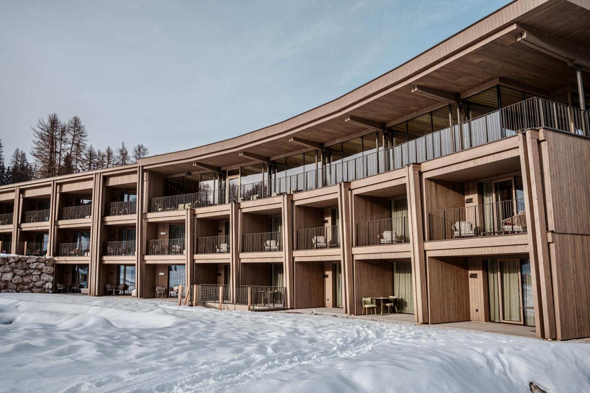 ホテル Cendevaves Alpine Silence Santa Cristina Val Gardena エクステリア 写真