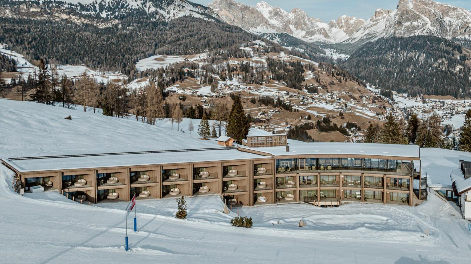 ホテル Cendevaves Alpine Silence Santa Cristina Val Gardena エクステリア 写真