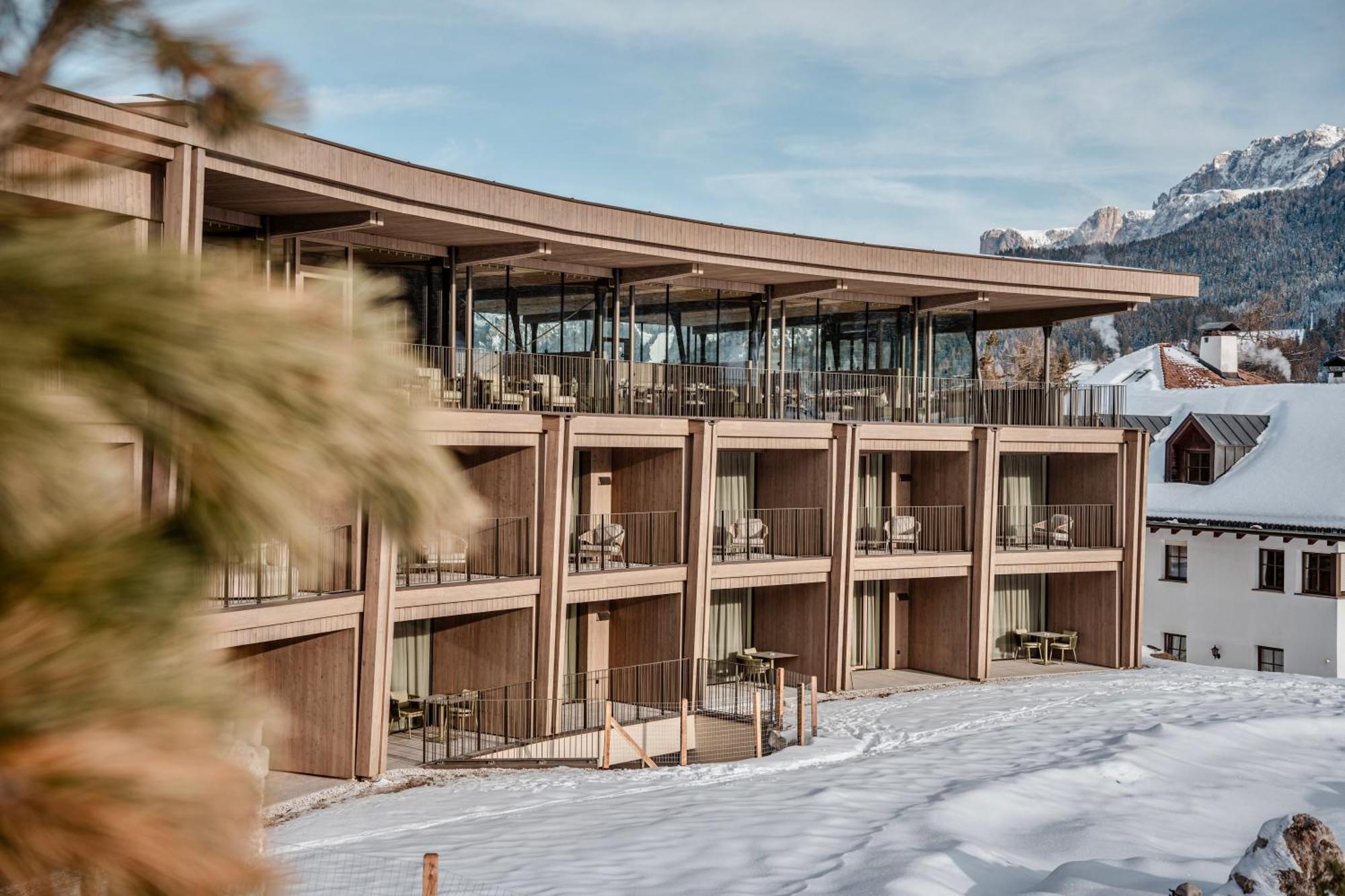 ホテル Cendevaves Alpine Silence Santa Cristina Val Gardena エクステリア 写真