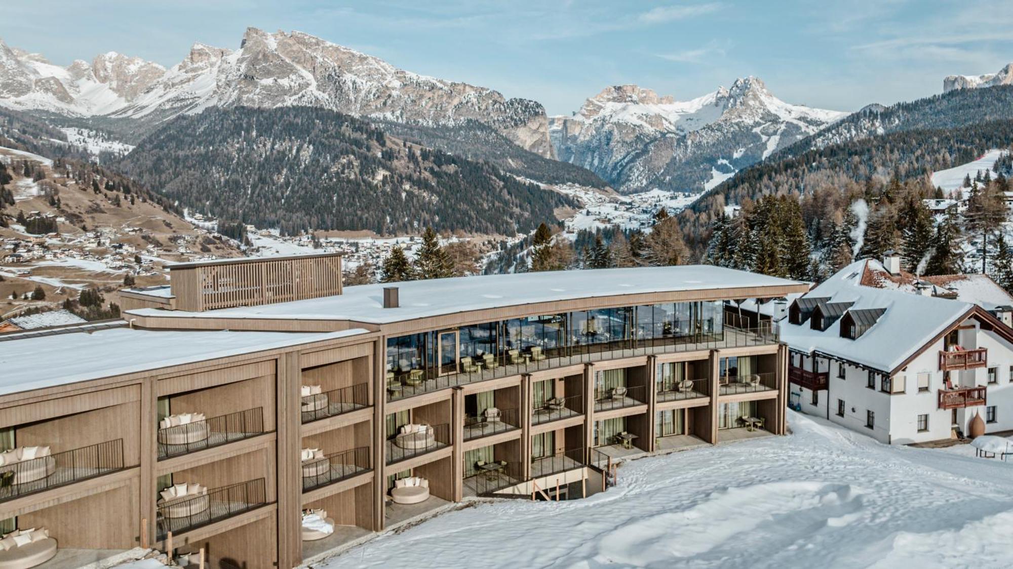 ホテル Cendevaves Alpine Silence Santa Cristina Val Gardena エクステリア 写真