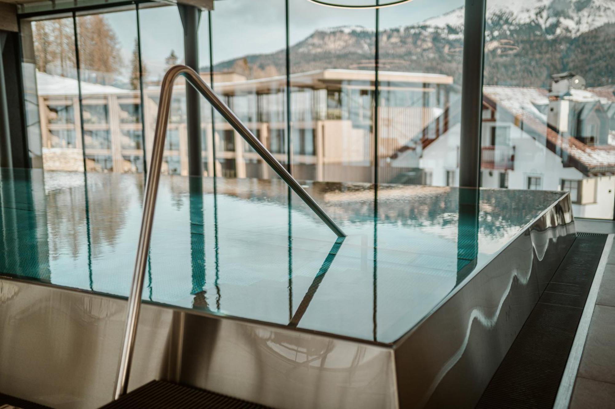 ホテル Cendevaves Alpine Silence Santa Cristina Val Gardena エクステリア 写真