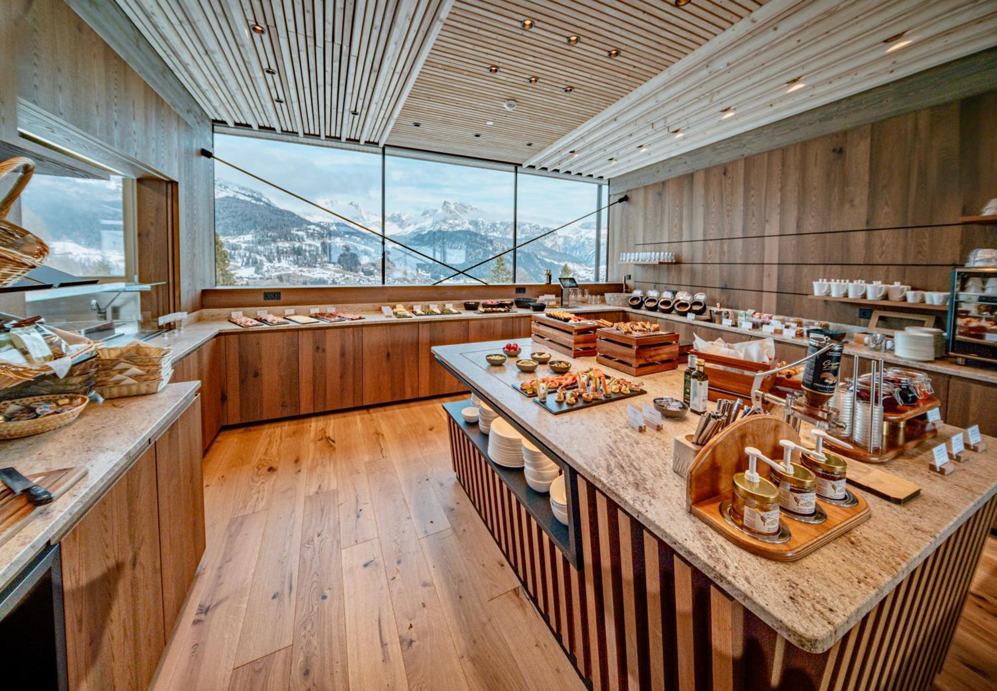 ホテル Cendevaves Alpine Silence Santa Cristina Val Gardena エクステリア 写真