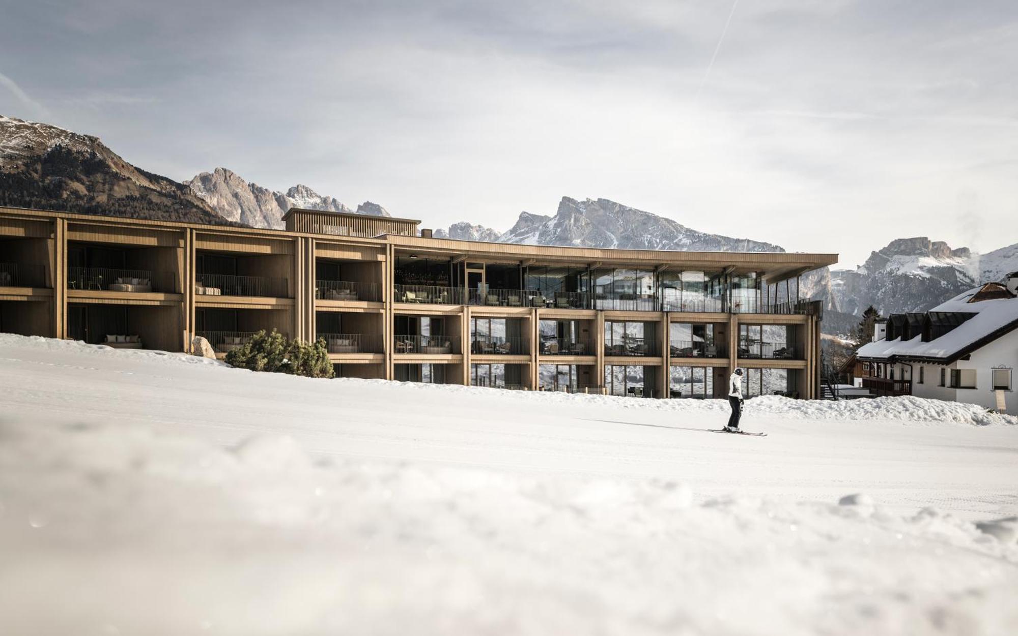 ホテル Cendevaves Alpine Silence Santa Cristina Val Gardena エクステリア 写真