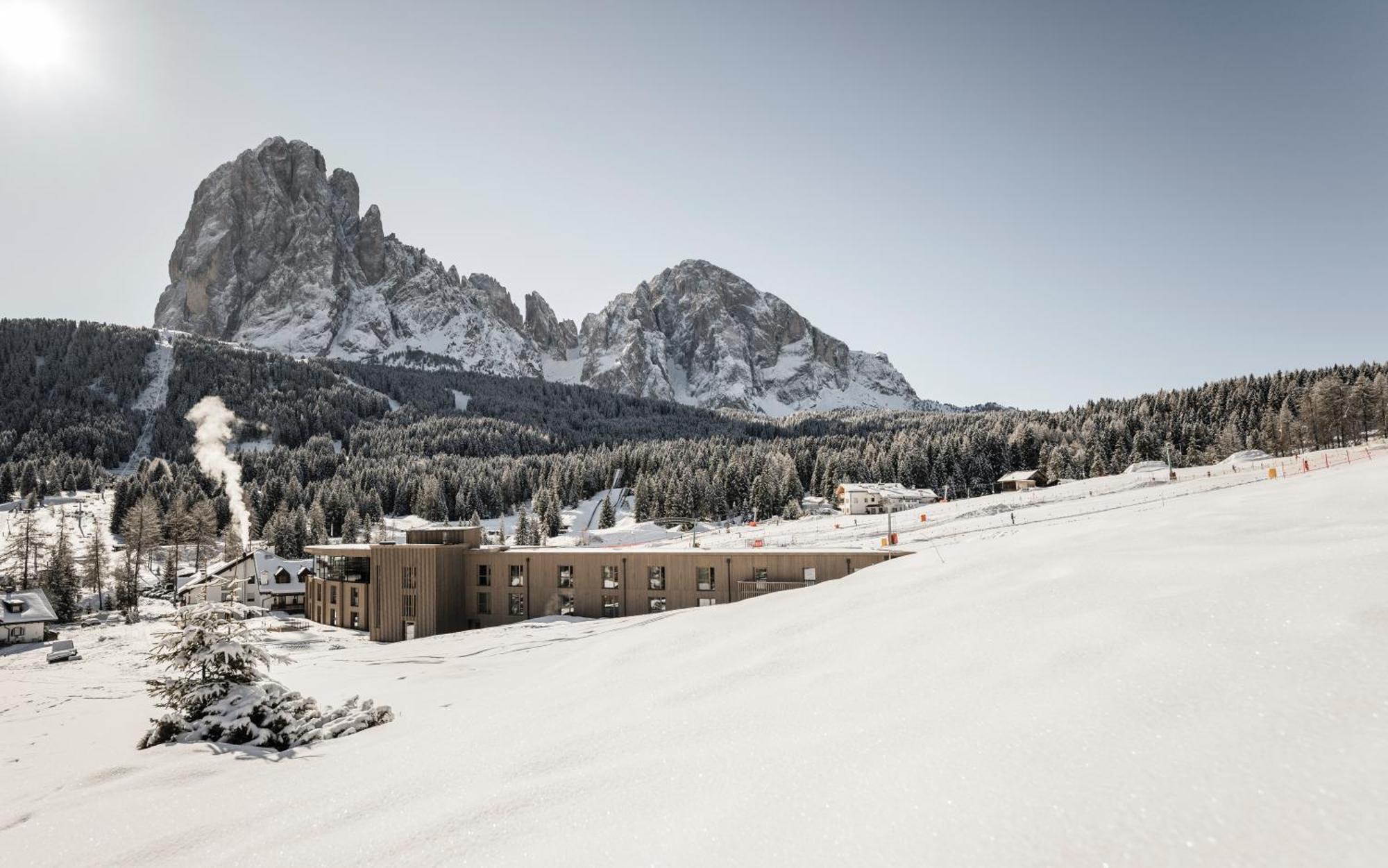 ホテル Cendevaves Alpine Silence Santa Cristina Val Gardena エクステリア 写真
