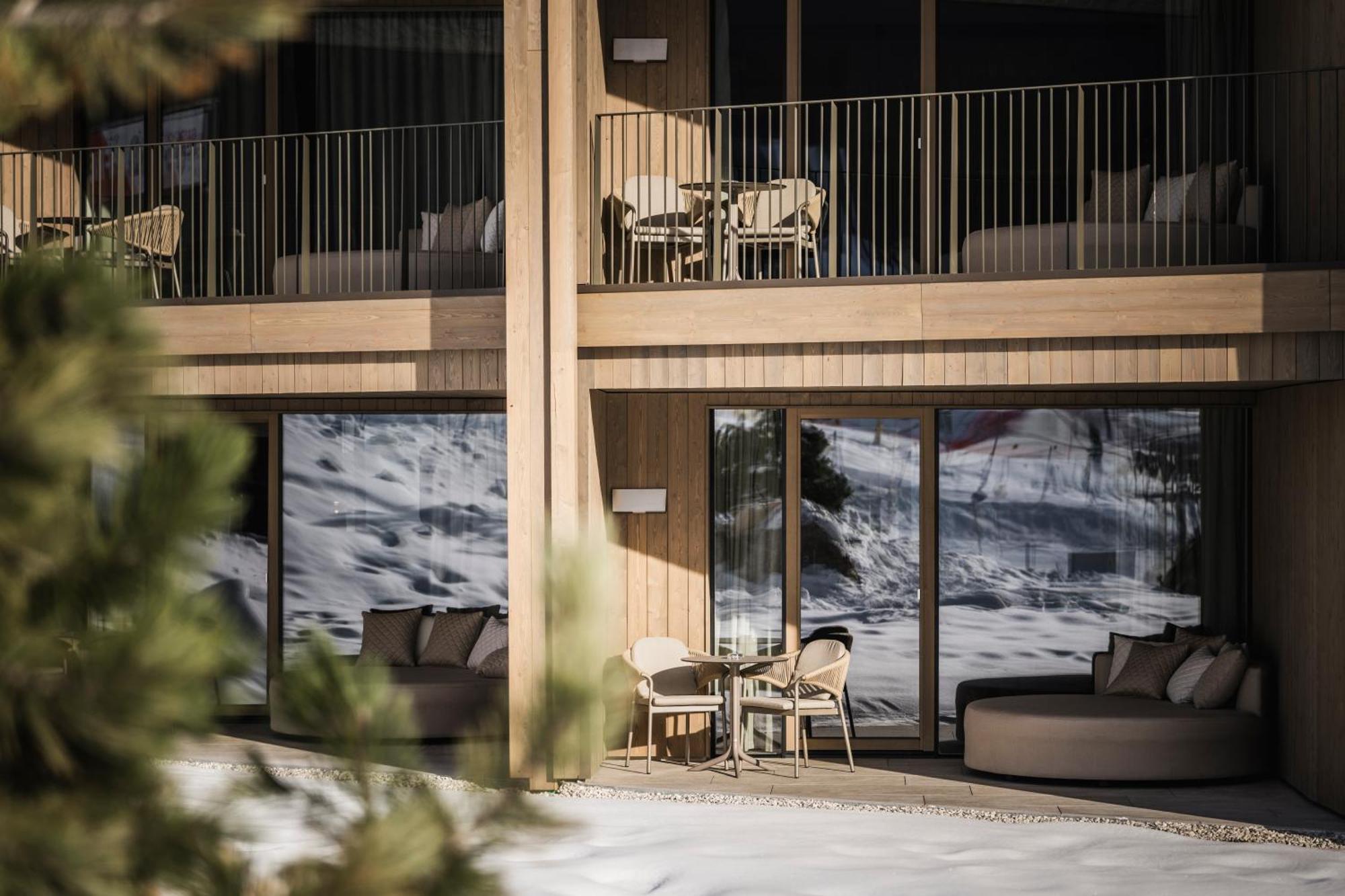 ホテル Cendevaves Alpine Silence Santa Cristina Val Gardena エクステリア 写真