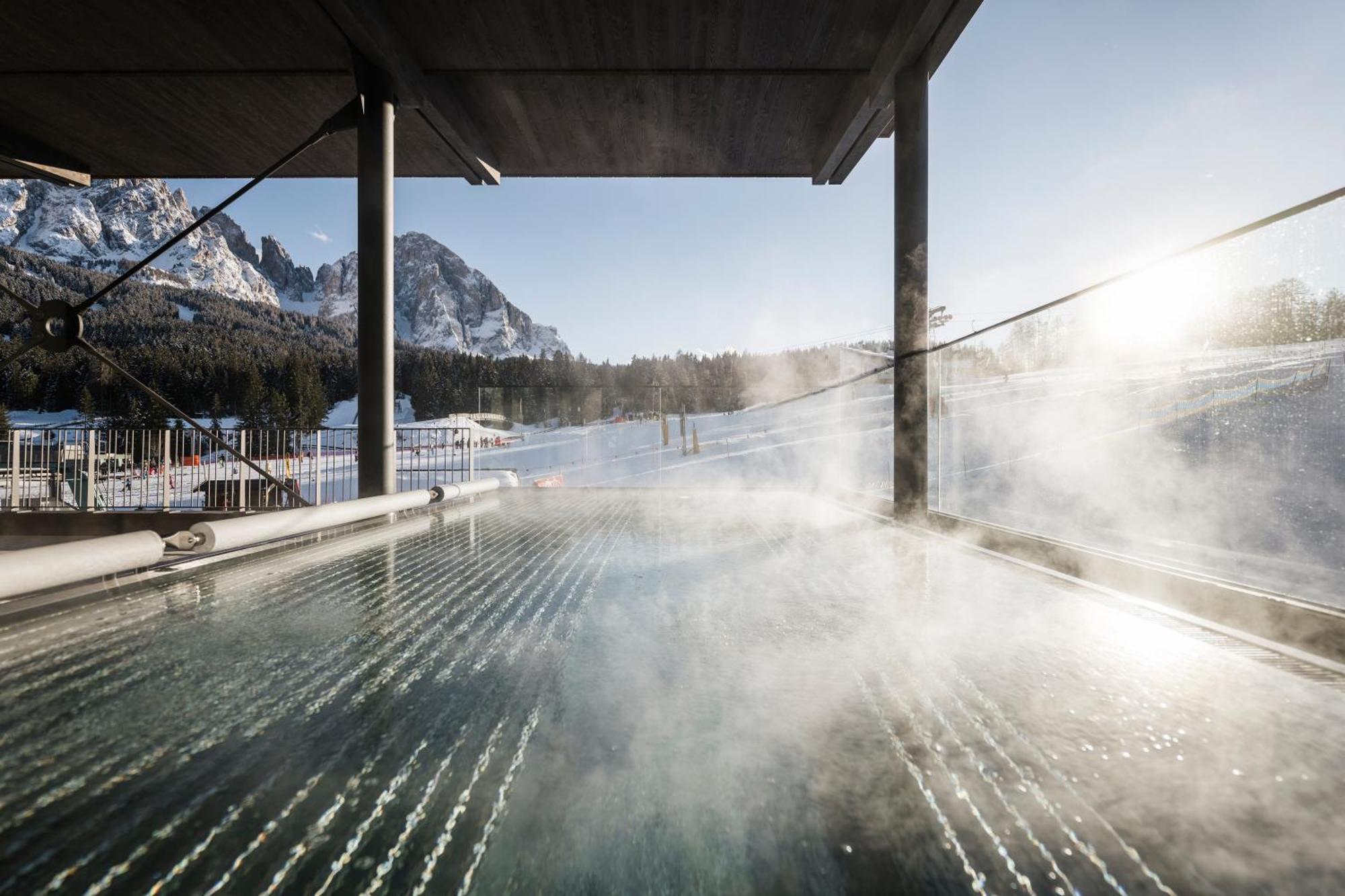 ホテル Cendevaves Alpine Silence Santa Cristina Val Gardena エクステリア 写真