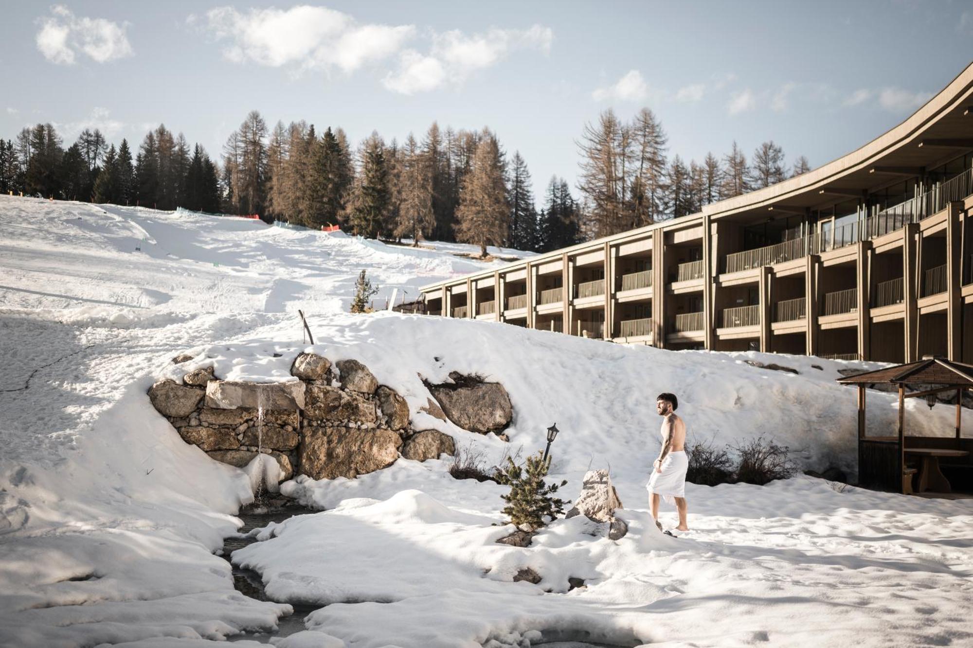 ホテル Cendevaves Alpine Silence Santa Cristina Val Gardena エクステリア 写真