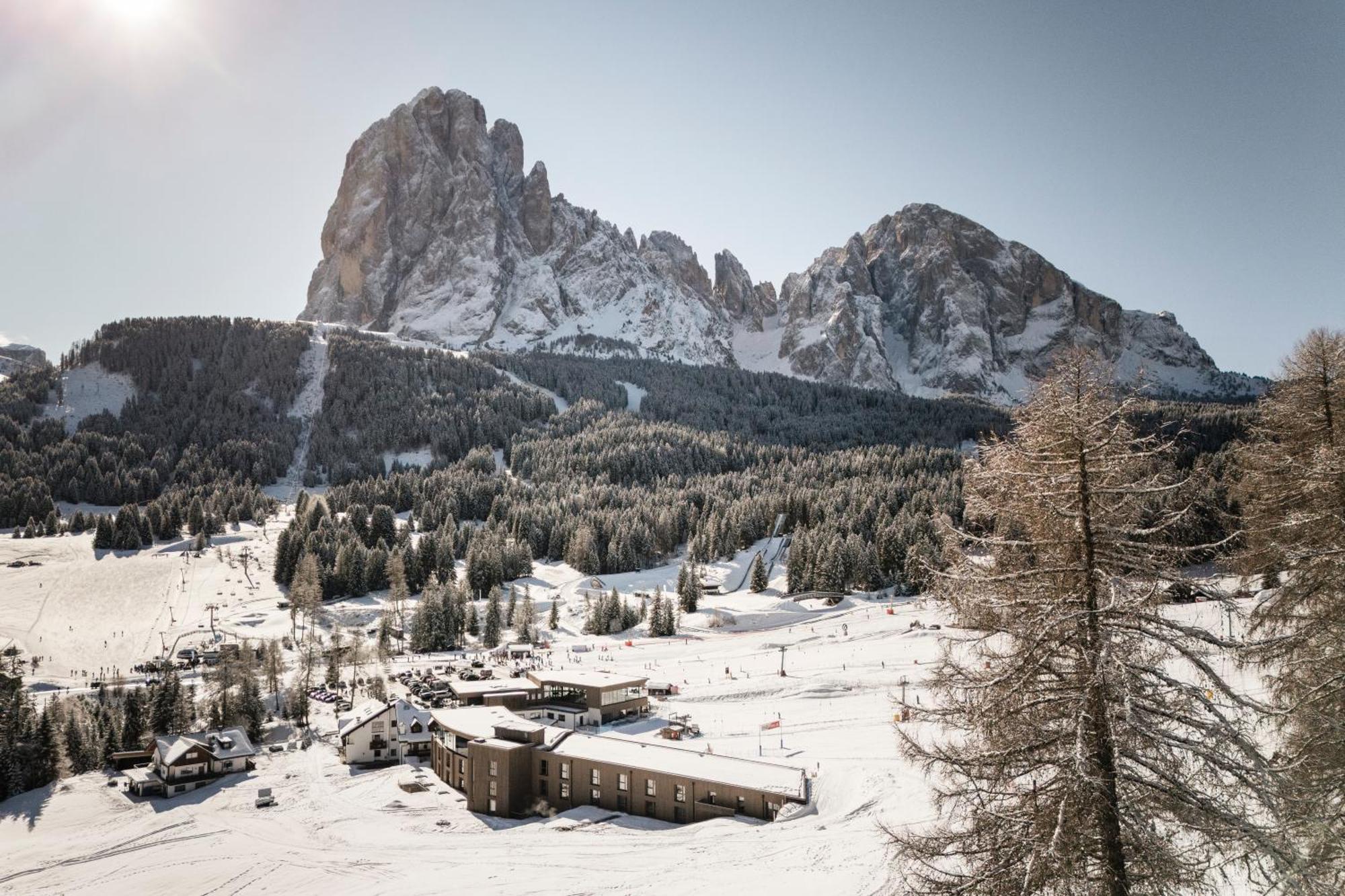 ホテル Cendevaves Alpine Silence Santa Cristina Val Gardena エクステリア 写真